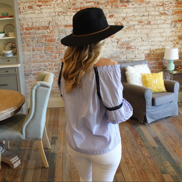 LAST ONE❗️ Embroidered pin stripe tassel tie top - Picture 3 of 4